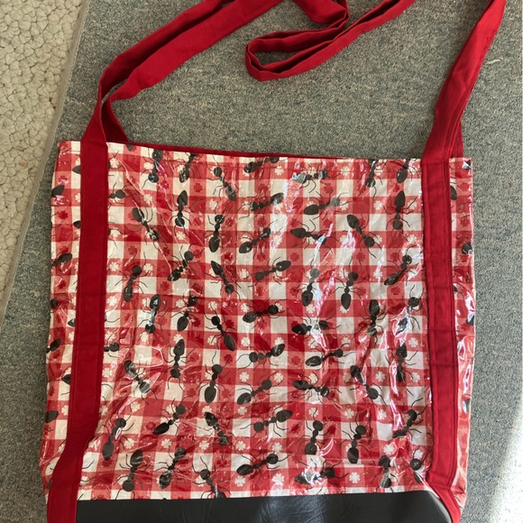 Summer ANTS special!! 6 placemats PLUS 41x43” TBLcloth—all in Crossbody Tote Bag - Picture 3 of 8